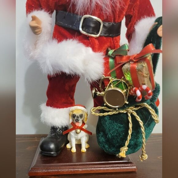 Santa Holding Toy Sack on Wood Base with Dog New Home Accents 2010 Belks New - Picture 2 of 10